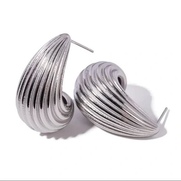 Gold and Silver Women's Earrings Set - Picture 5 of 8